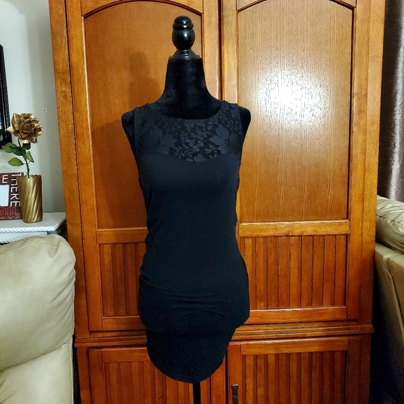 Forever 21 Dresses & Skirts - 🖤 Forever 21 Black Dress.